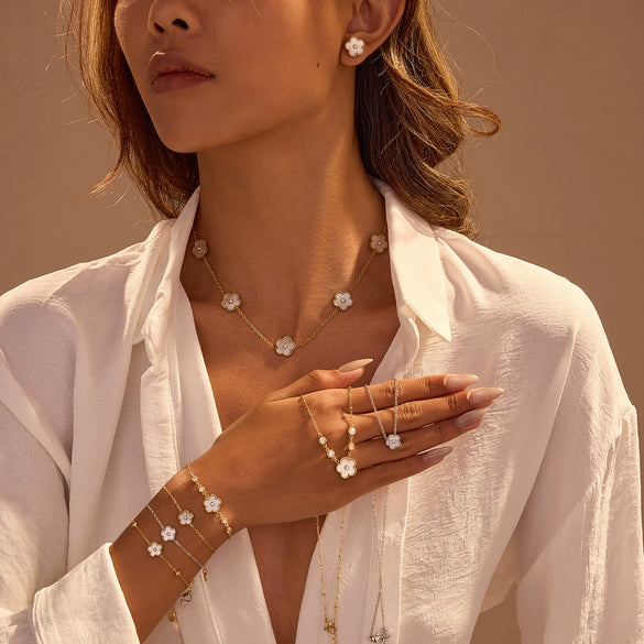 Stainless Steel Jewelry Flower Pattern Pendant Necklace Bracelet Earrings Electroplated For Women