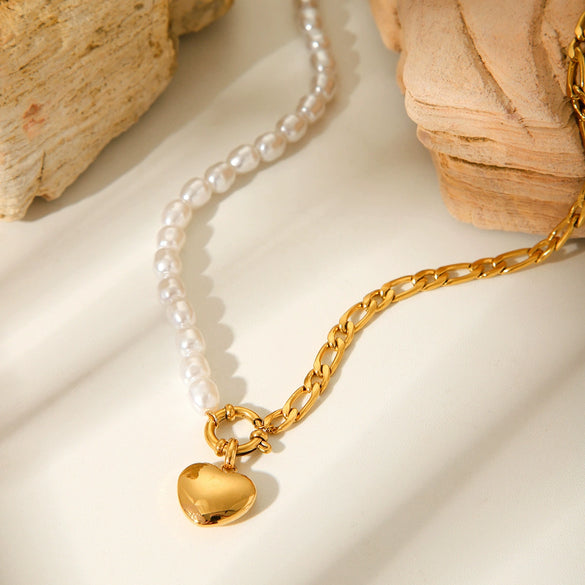 Stainless Steel Love Pendant Pearl Figaro Chain Women's Light Luxury Necklace With Geometric Pattern And Electroplating