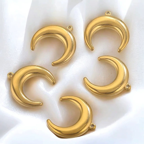 Stainless Steel Moon Pendant Jewelry Accessories With 18K Gold Plating