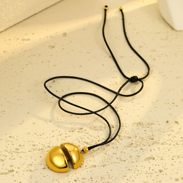 Stainless Steel Necklace With Golden Glossy Round Pendant Electroplated Leather Rope Clavicle Chain Jewelry For Women Fashion Style