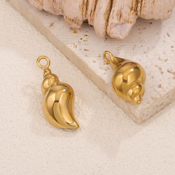 Stainless Steel Niche Style 3D Conch Shell Pendant Jewelry Accessories With 18K Electroplating