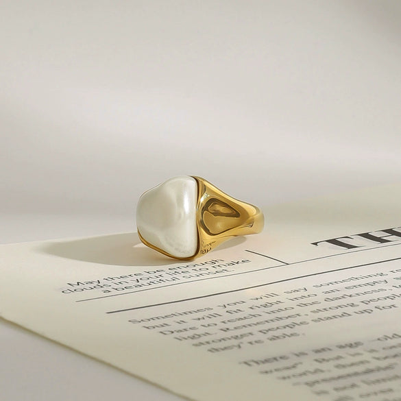 Stainless Steel Pearl Ring Geometric Style Electroplated Jewelry For Women