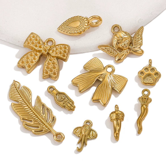 Stainless Steel Pendant Accessories With Bow And Crown Pattern Electroplated