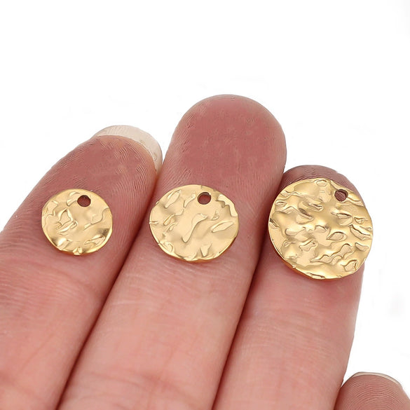 Stainless Steel Pleated Disc Embossed Pendant Jewelry Accessories With Round Pattern And Electroplating