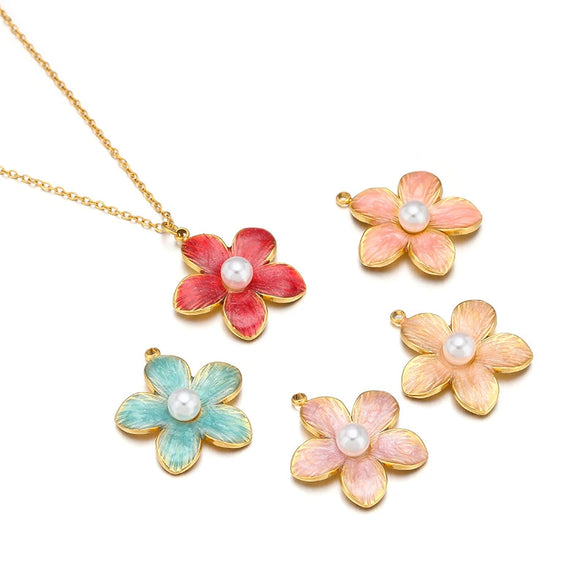 Stainless Steel Retro Flower Pendant Necklace With Electroplating