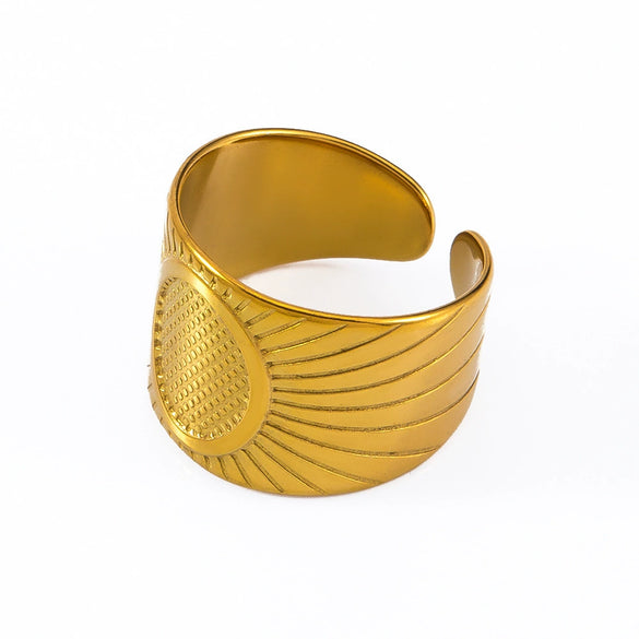 Stainless Steel Ring Holder Vintage Style Tray With Twist Adjustable Design And Electroplating Treatment