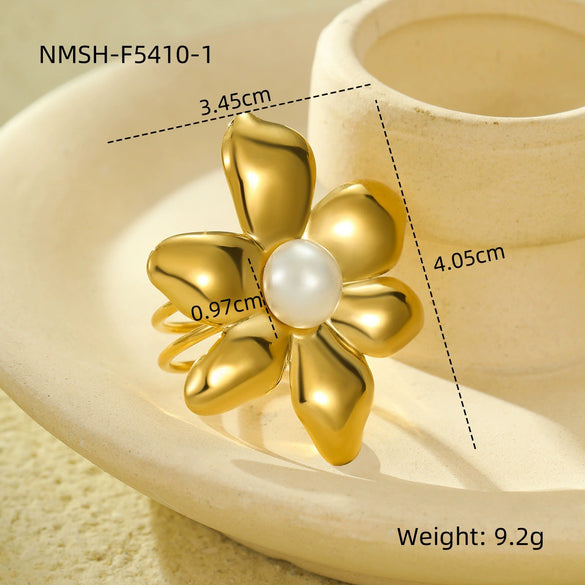Stainless Steel Ring Light Luxury Women's Geometric Electroplated Golden Flower Pearl Design