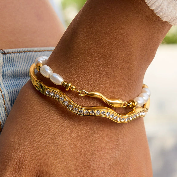 Stainless Steel Round Bracelet Classic Elegant Style With White Diamonds Electroplated