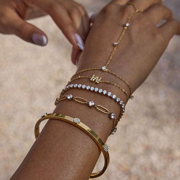 Stainless Steel Round Bracelet Classic Elegant Style With White Diamonds Electroplated