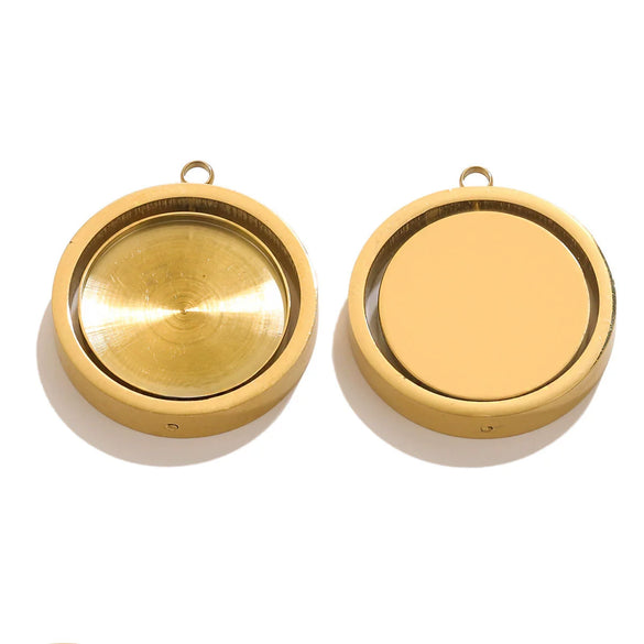 Stainless Steel Round Carved Pendant With Hirback Pattern And Electroplating Treatment