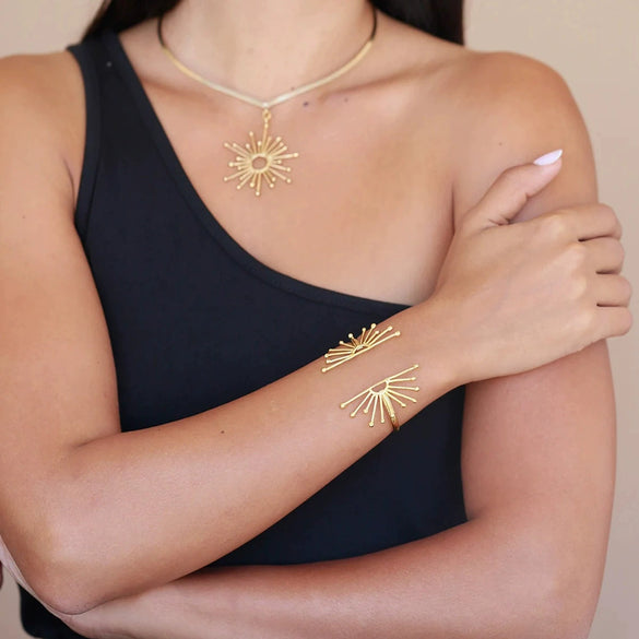 Stainless Steel Sunflower Hollow Bracelet Cold Style Light Luxury Electroplating