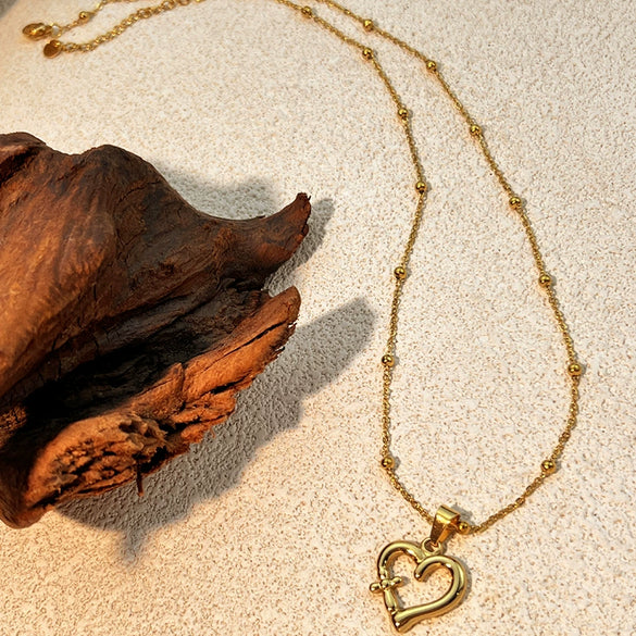 Stainless Steel Titanium Steel Love Heart U Shaped Pendant Necklace Electroplating Retro Minimalist Unisex Jewelry