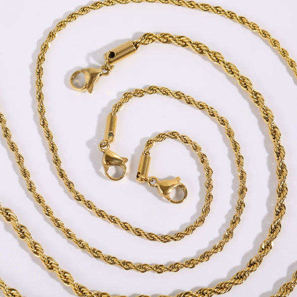 Stainless Steel Twist Chain Necklace With 18K Gold Furnace Vacuum Electroplated And Geometric Pattern Simple Style