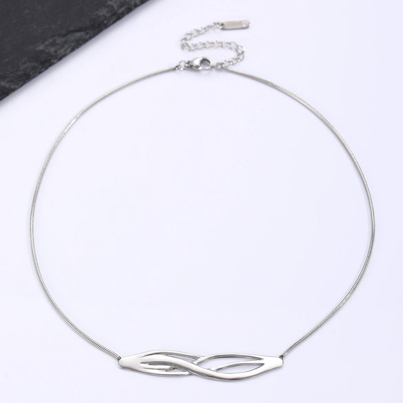Stainless Steel Water Drop Flower Pendant Necklace For Women With Electroplating Process And Ins Style