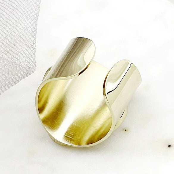 Stainless Steel Wide Face Ring Geometric Pattern Electroplated Real Gold Retro Open Ring Shaped Fritillaria