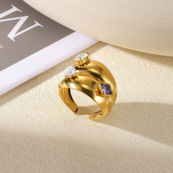 Stainless Steel Wiredrawing Fivepetal Ring With Green Zircon Electroplated Crown And Wave Pattern For Women Light Luxury Retro