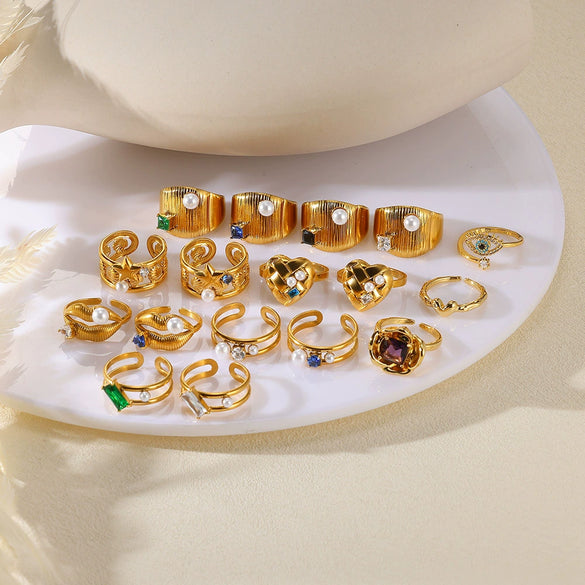 Stainless Steel Wiredrawing Fivepetal Ring With Green Zircon Electroplated Crown And Wave Pattern For Women Light Luxury Retro