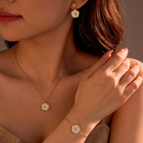 Stainless Steel Women's Earrings Necklace Bracelet With Zircon Flower Inlaid Motherofpearl Petal Pendant And Electroplating Design