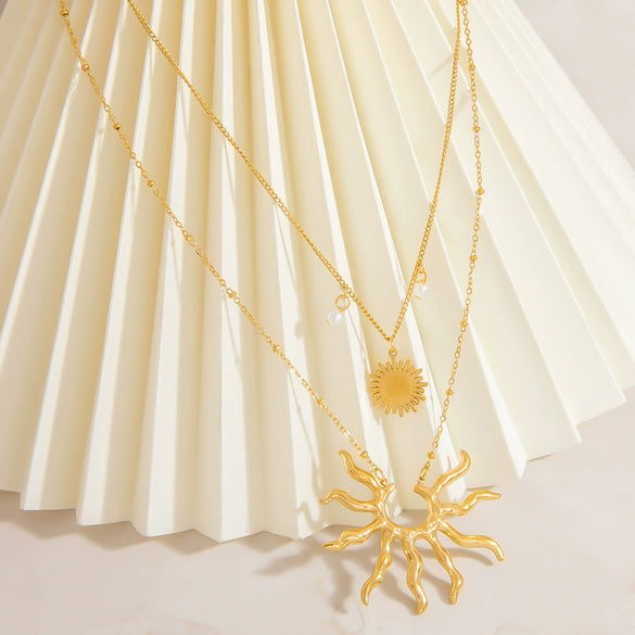 Stainless Steel Women's Geometric Pendant Necklace With Electroplating