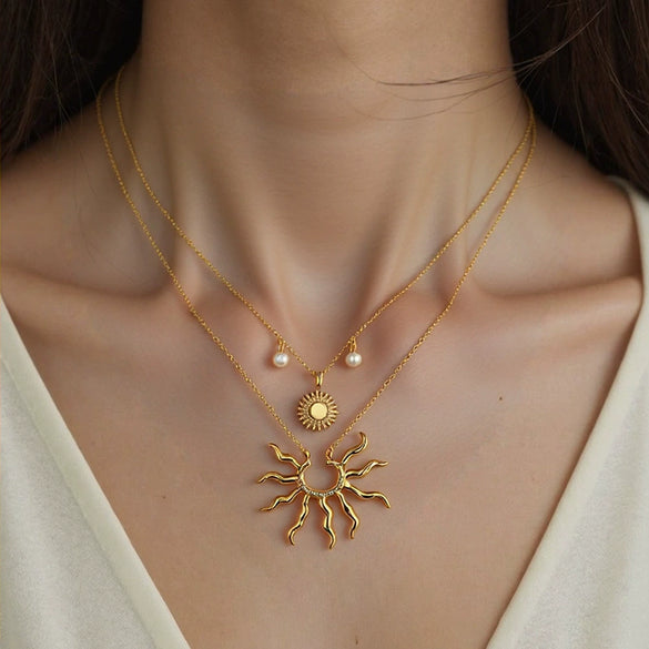 Stainless Steel Women's Geometric Pendant Necklace With Electroplating