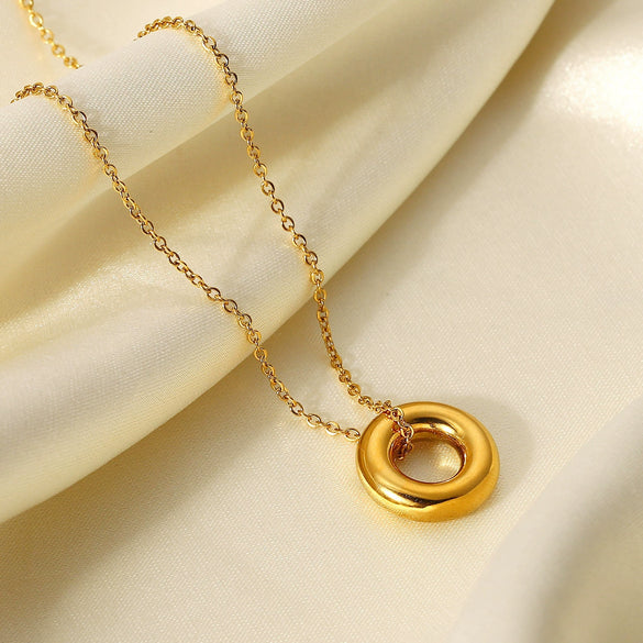 Stainless Steel Women's Necklace With 18K Gold Hollow Round Inlaid Zircon Pendant And Electroplating Treatment