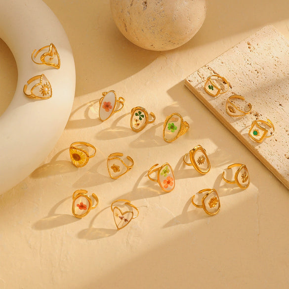 Stainless Steel Women's Ring With Flower Pattern And Electroplating Light Luxury Style