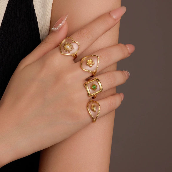 Stainless Steel Women's Ring With Flower Pattern And Electroplating Light Luxury Style