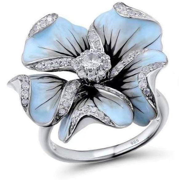 Statement Geometric Rose Petal Ring In Electroplated Metal For Women And Unisex Wear