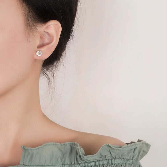 925 Sterling Silver Daisy Flower Earrings For Women Electroplated Floral Fashion Jewelry Wholesale