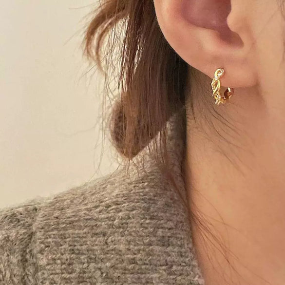925 Sterling Silver Dropshaped Pearl Inlaid Women's Simple Fashion Ins Style Earrings