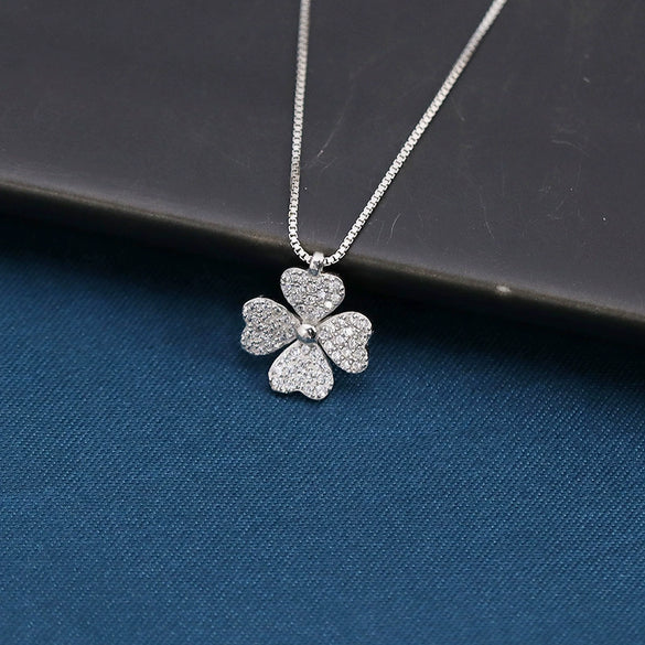 925 Sterling Silver Four Leaf Clover Pendant Necklace For Women Electroplated Floral Clavicle Chain With Light Luxury Niche Design