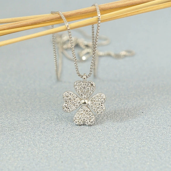 925 Sterling Silver Four Leaf Clover Pendant Necklace For Women Electroplated Floral Clavicle Chain With Light Luxury Niche Design
