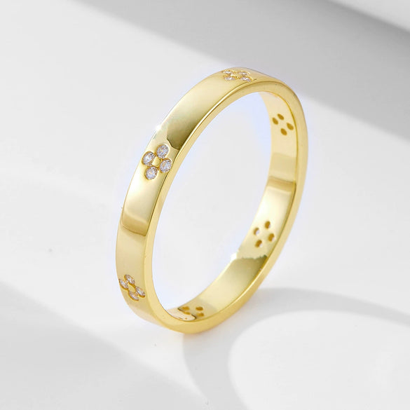 Sterling Silver Four Leaf Clover Ring For Women With Diamond Design And Flower Pattern