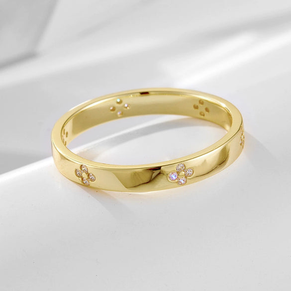 Sterling Silver Four Leaf Clover Ring For Women With Diamond Design And Flower Pattern