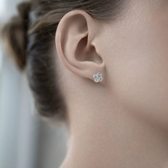 925 Sterling Silver Fourleaf Clover Bracelet Inlaid With Ice Flower Cut High Carbon Diamond Seiko Craft