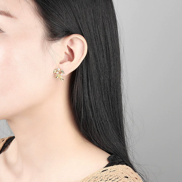 925 Sterling Silver Gold Leaf Pearl Geometric Earrings Simple Exquisite Electroplated Small Stud Earrings For Women