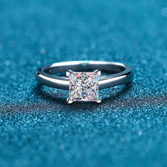 925 Sterling Silver Women's Geometric Flower Ring With Special Shape Four Prong Electroplated Design