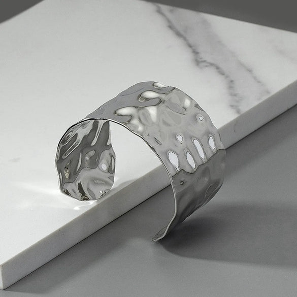 Streetwear Irregular Snakeskin Alloy Ferroalloy Plating Silver Plated Unisex Bangle