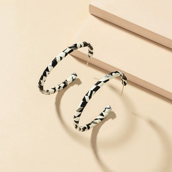 Stylish Black And White Striped Leather C Shaped Earrings Simple Creative Electroplated Statement Earrings
