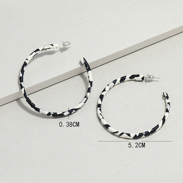 Stylish Black And White Striped Leather C Shaped Earrings Simple Creative Electroplated Statement Earrings
