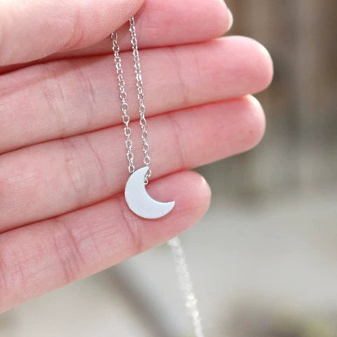 Supply Fashion Simple Thick Moon Pendant Necklace Jewelry Wholesale