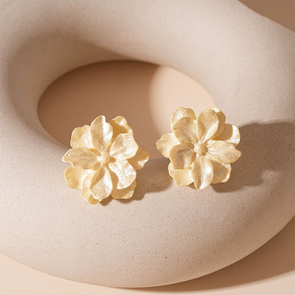 Sweet Fresh Floral Alloy Stud Earrings With Dripping Oil Processing For Women