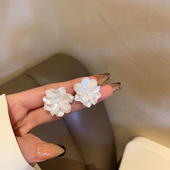 Sweet Fresh Floral Alloy Stud Earrings With Dripping Oil Processing For Women