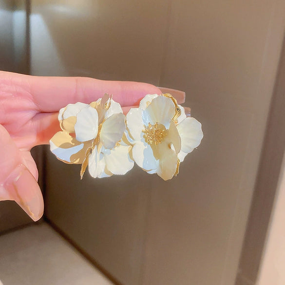 Sweet Fresh Floral Alloy Stud Earrings With Dripping Oil Processing For Women