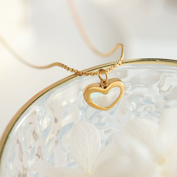 Sweet Heart Shell 316L Stainless Steel Necklace Earrings Bracelet Threepiece Women's Jewelry With Electroplating Treatment