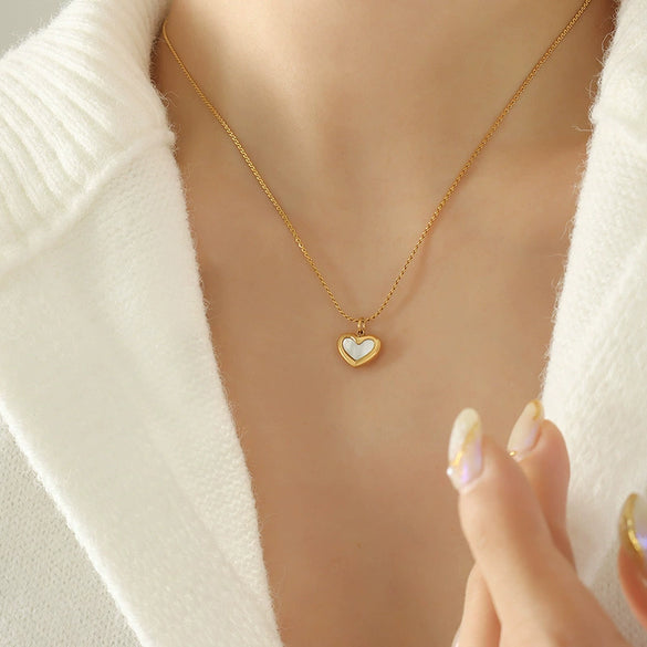 Sweet Heart Shell 316L Stainless Steel Necklace Earrings Bracelet Threepiece Women's Jewelry With Electroplating Treatment