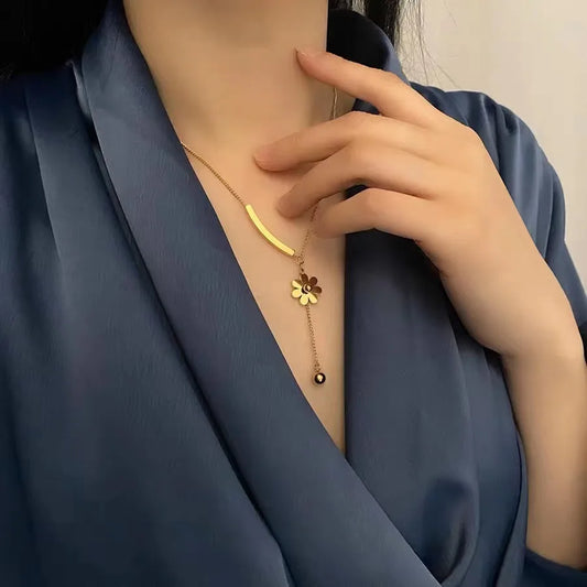 Sweet Simple Style Flower Stainless Steel Plating Pendant Necklace