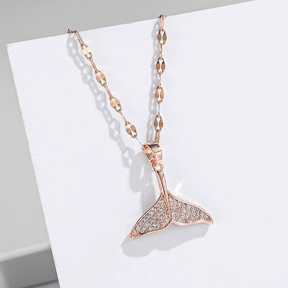 Titanium Steel And Alloy Fish Tail Pendant Necklace With Electroplating For Women Simple Fashion Design Sense Ins Style Light Luxury