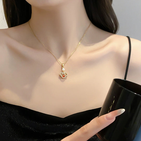 Titanium Steel And Copper Women's Geometric Pendant Necklace With Real Gold Electroplated And Diamond Design