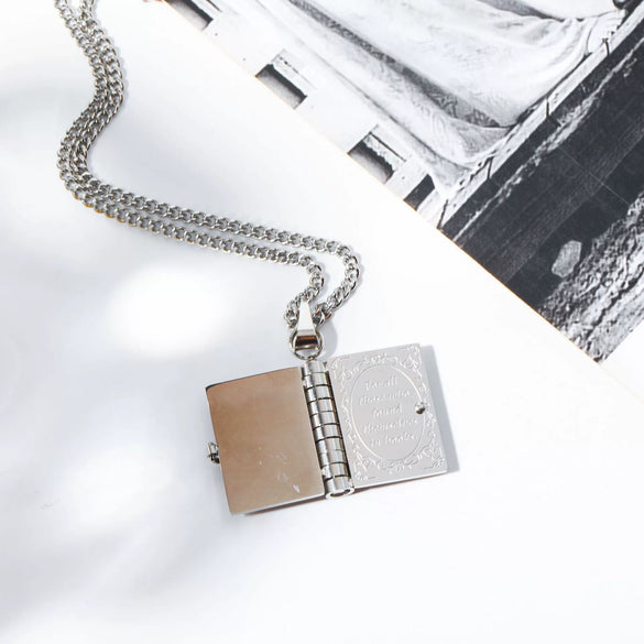 Titanium Steel And Stainless Steel Geometric Butterfly Pendant With O Shaped Chain Electroplated And Color Preserved